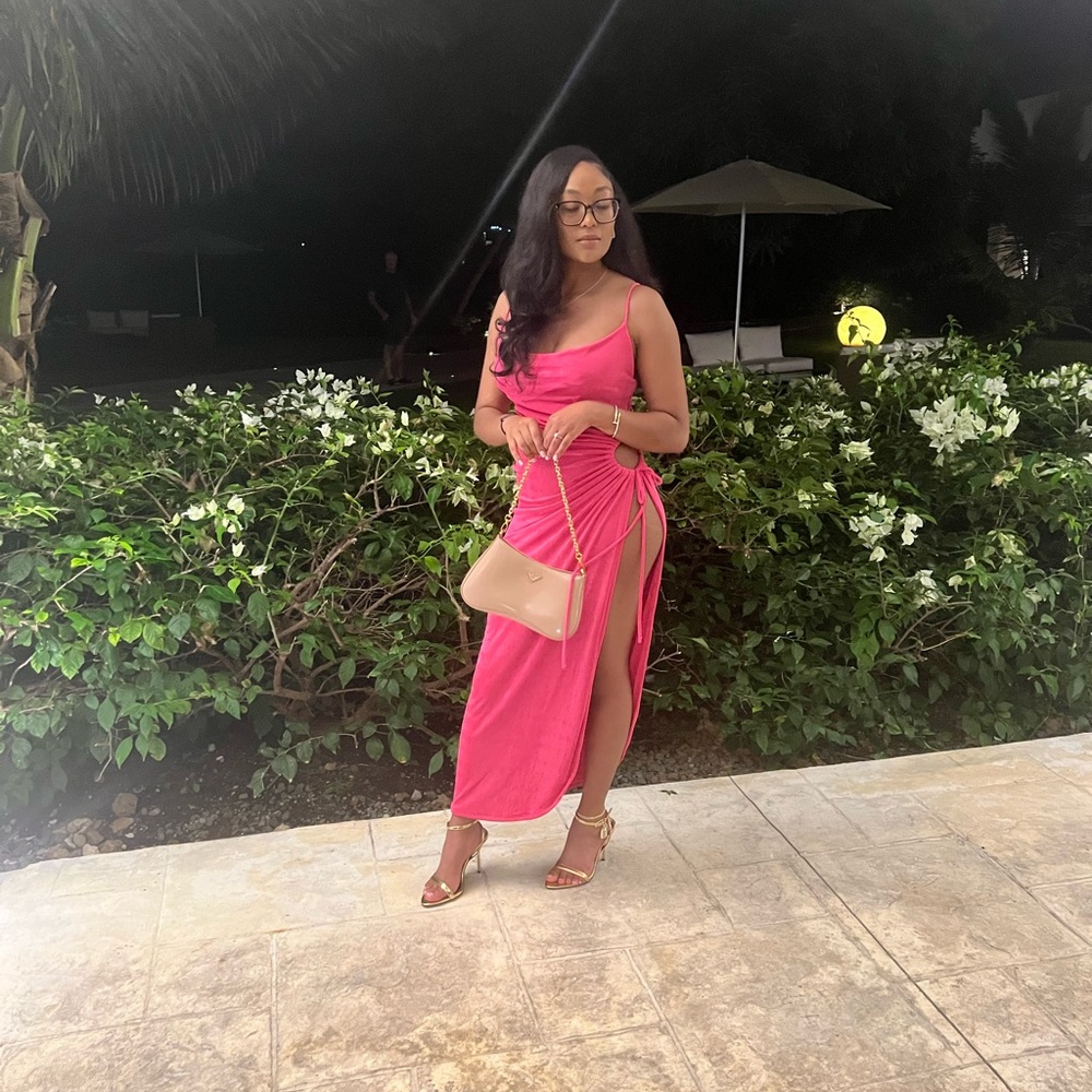 Sexy vacation or date night dress. Only worn once
